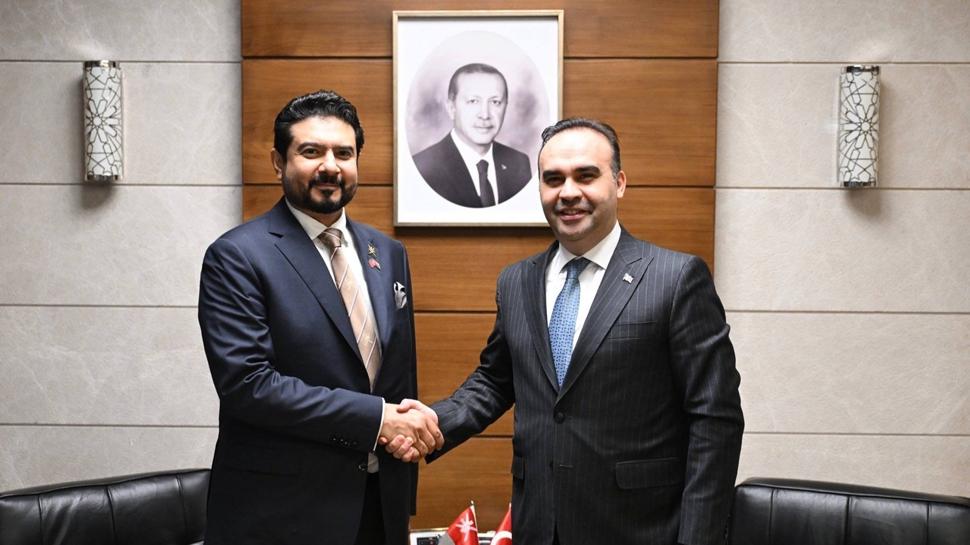 Bakan Kacır, Ummanlı Bakan Yousef ile görüştü