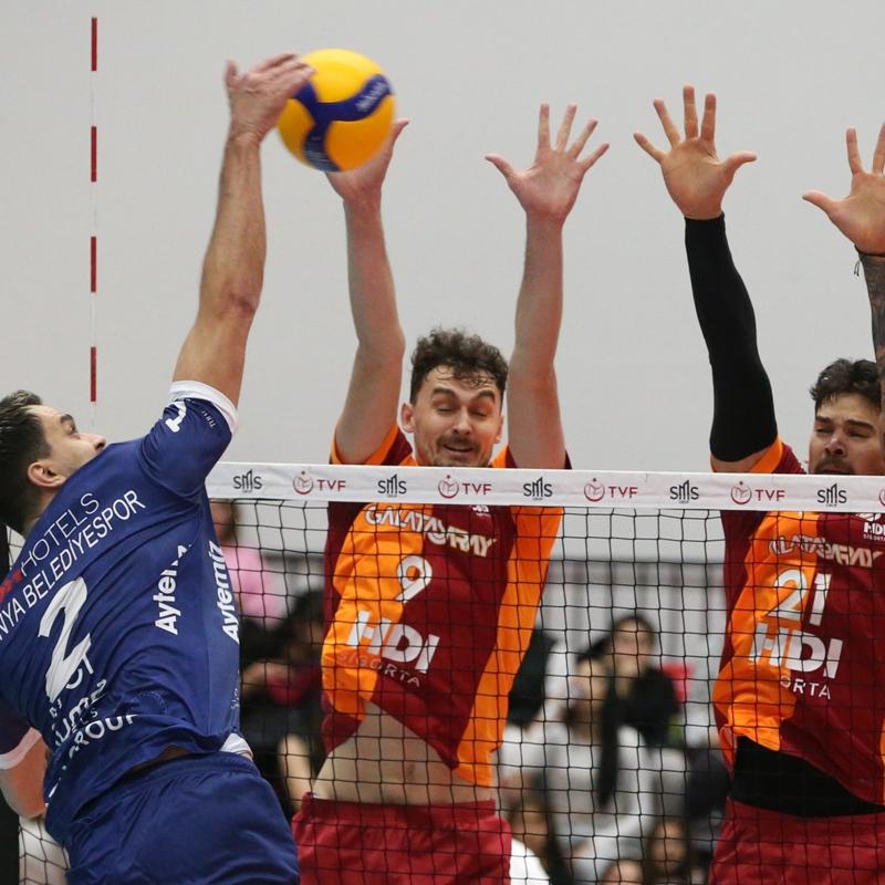 Galatasaray, Antalya'da rahat kazand�