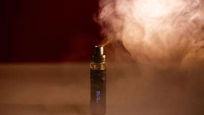 Elektronik sigara hakk�nda �ok eden ara�t�rma: Kalbin ba�lar�n� ��z�yor