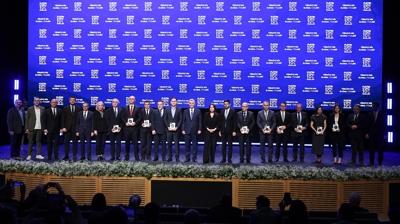 �� d�nyas�nda etki �a��: Platin Global 100 �d�lleri sahiplerini buldu