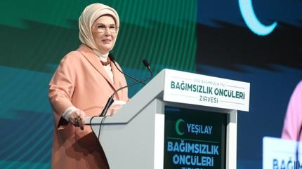 Emine Erdo�an'dan Ba��ms�zl�k �nc�leri Zirvesi'ne ili�kin payla��m