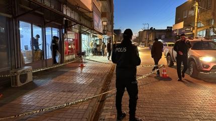 Tart��t��� e�ini b��aklayarak �ld�ren �ah�s g�zalt�na al�nd�