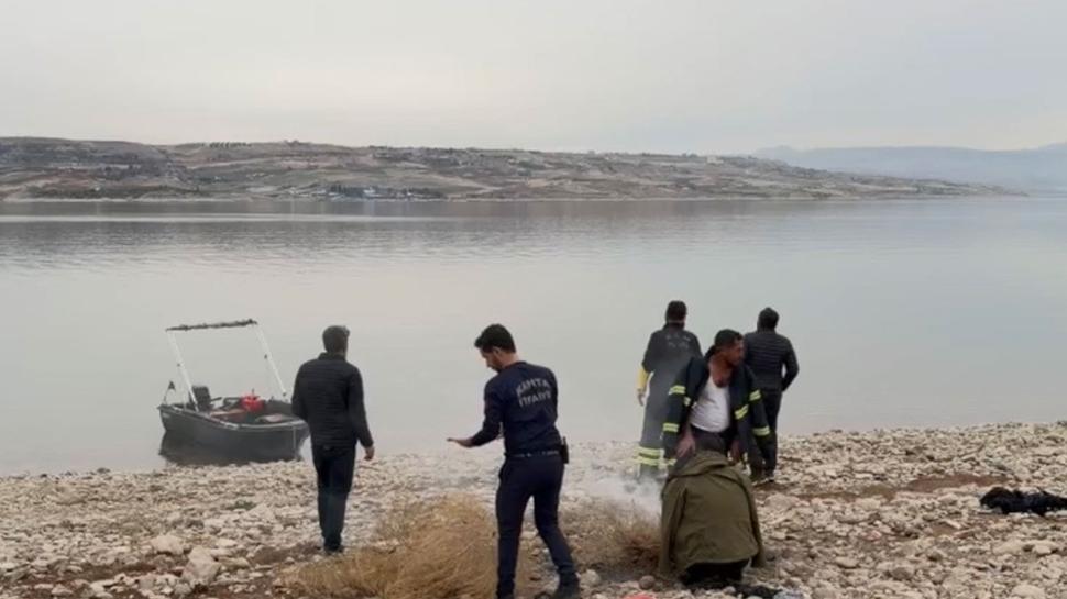 Adıyaman'da baraj gölünde tekne alabora oldu: 5 kişiden 1'i kayıp