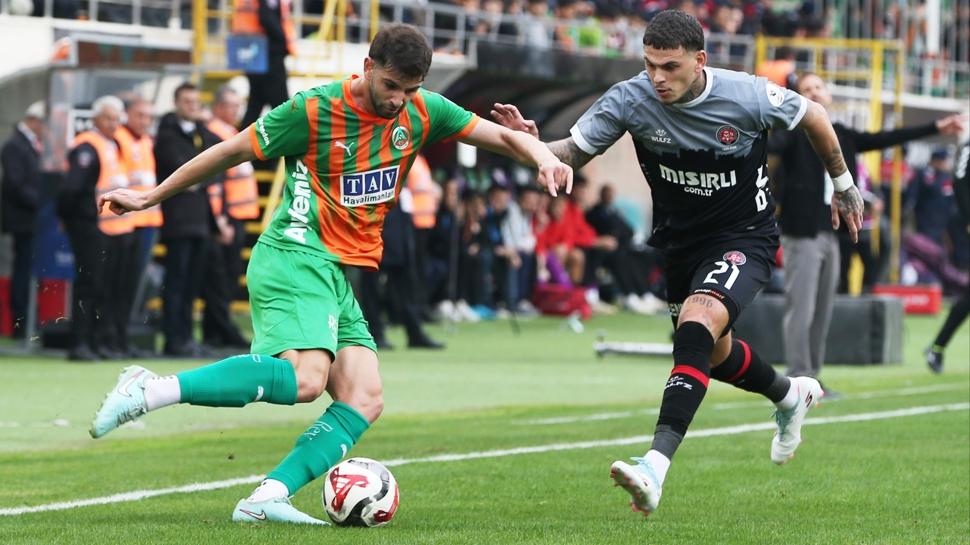 Alanyaspor evinde Fatih Karagümrük'ü 2 golle yıktı