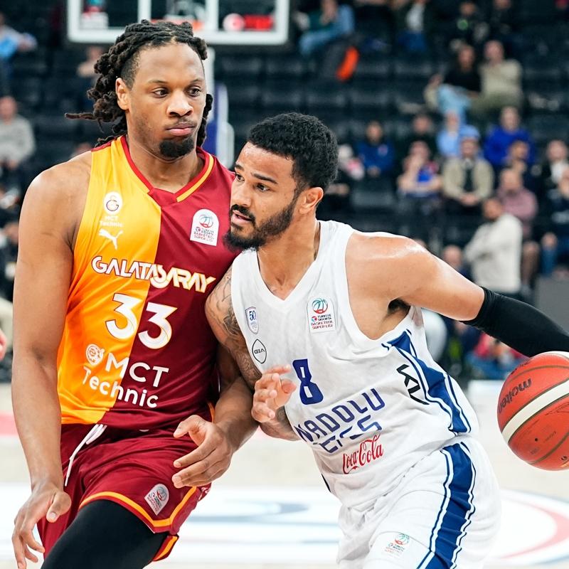 Anadolu Efes evinde Galatasaray'� yendi
