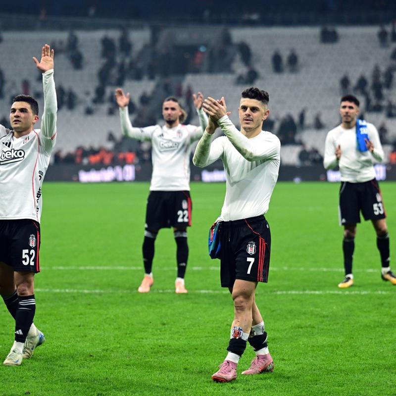 Dolmabah�e'de �aylar Rashica'dan