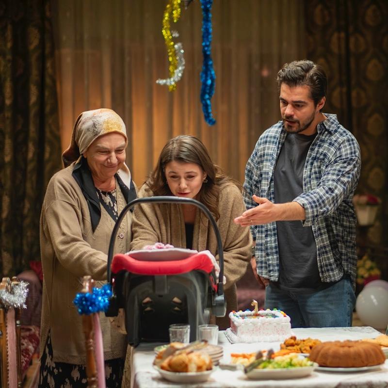 �lk kez yan yana! A�klar�n� resmen ilan ettiler