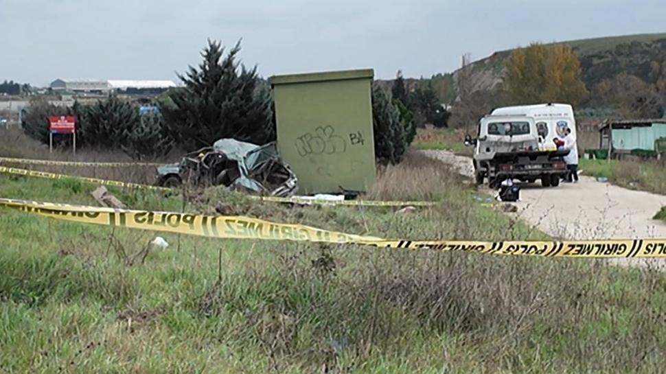 İstanbul'da gece yaşanan kaza gündüz fark edildi! Otomobil takla attı: 2 ölü