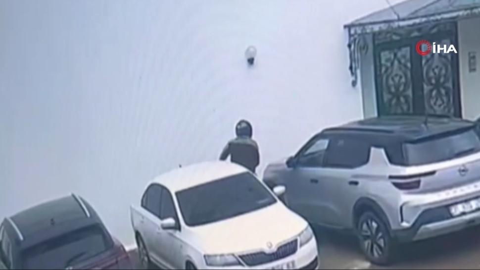 Kaşla göz arasında 1 milyon 800 bin TL'lik altın çaldı