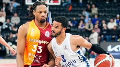 Anadolu Efes evinde Galatasaray'� yendi