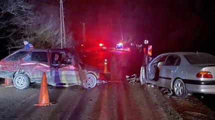 Bolu'da iki otomobil �arp��t�! 6 ki�i yaral�