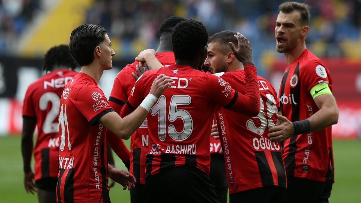 Gen�lerbirli�i trabzonspor s�per lig foto�raflar� resimleri