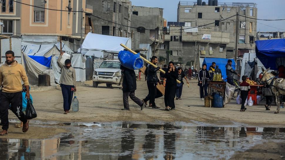 İşgalci İsrail Gazze'nin doğusuna saldırdı: 1 Filistinli hayatını kaybetti