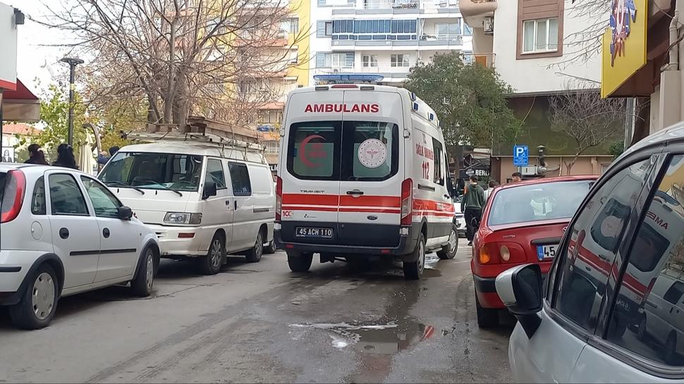Manisa'da bıçaklı kavga: 1 yaralı