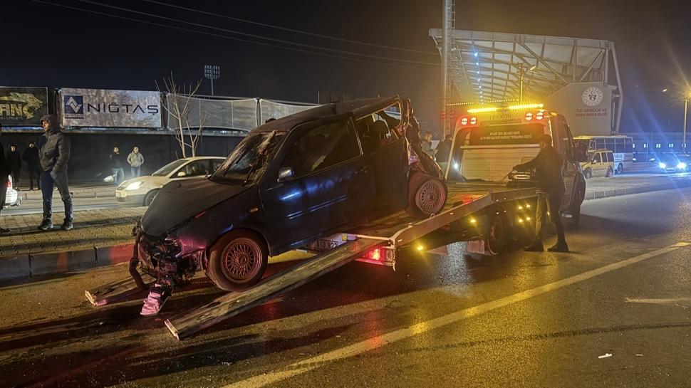 Niğde'de feci kaza! 11 kişi yaralandı