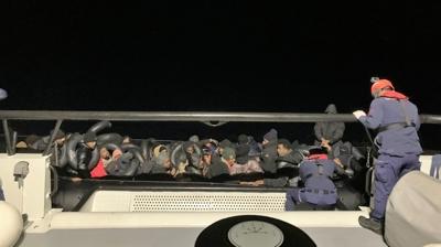 �zmir a��klar�nda 44 d�zensiz g��men yakaland�, 18 d�zensiz g��men kurtar�ld�