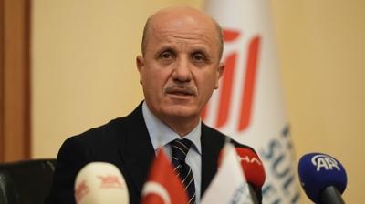 �niversiteler 3 y�la m� indirilecek? Y�K Ba�kan� �zvar'dan a��klama