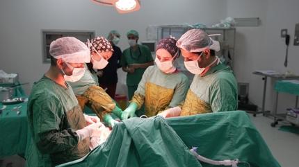 Hastan�n b�bre�inden ��kar�ld�... Tam 2 kilo 200 gram