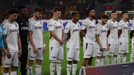 Trabzonspor'da �ok sakatl�k! Y�ld�z futbolcu ma�a devam edemedi