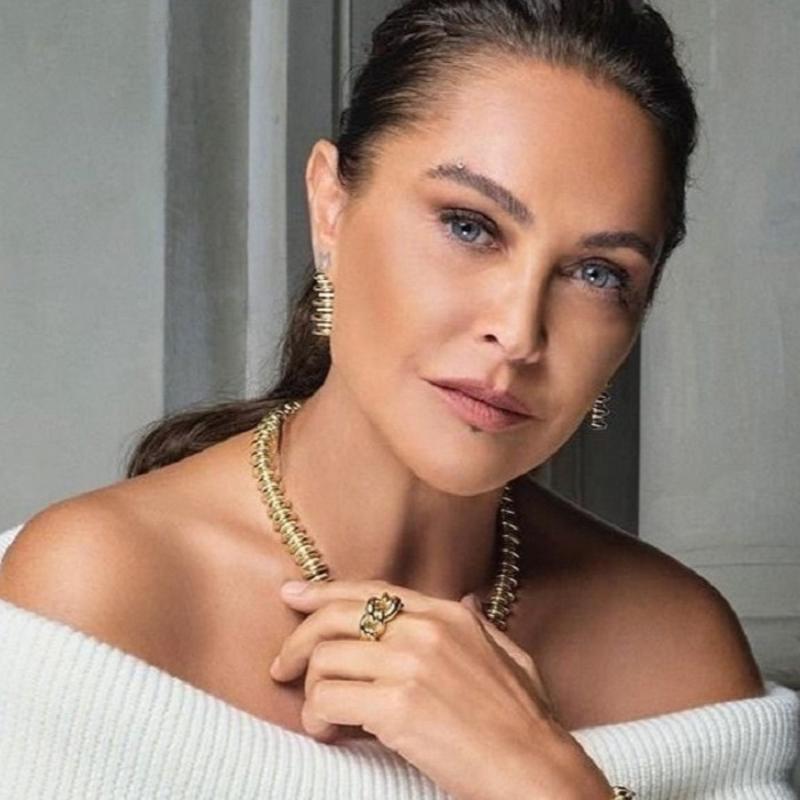 10 milyonluk arac�yla �l�mden d�nd�... H�lya Av�ar'�n anl�k refleksi felaketi �nledi!