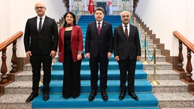 Bakan Tun�'tan DEM heyetiyle g�r��meye ili�kin a��klama: S�reci hassasiyetle y�r�tmeye devam edece�iz