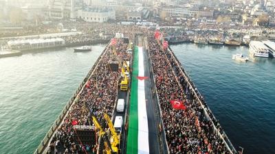 Galata'da insanl�k bulu�mas�na �a�r�... 4 b�y�klerden Gazze y�r�y���ne tam destek