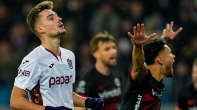 Trabzon kafay� duvarlara vurdu