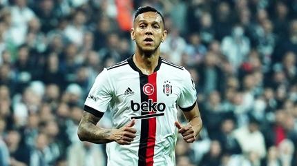 Josef de Souza'dan Be�ikta�'a derbi mesaj�: Ruhunuzu sahaya koyun