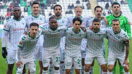 Konyaspor sezonun ilk devresinde istikrar yakalayamad�