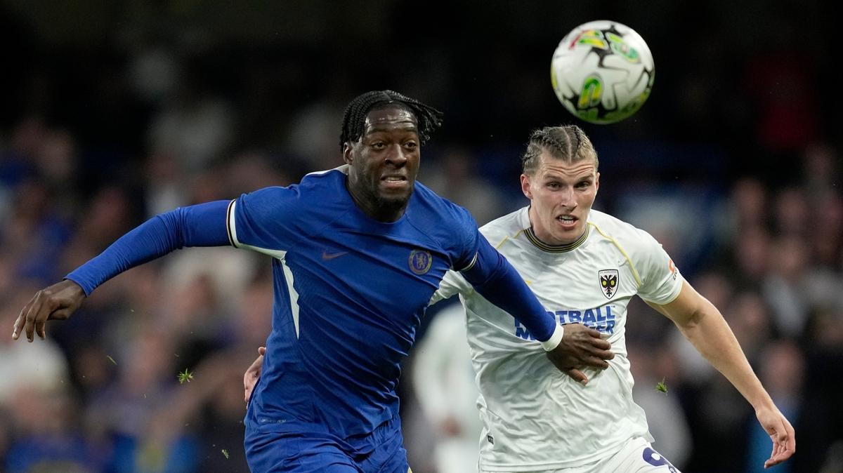 Axel Disasi  Roma transfer  Chelsea savunma foto�raflar� resimleri