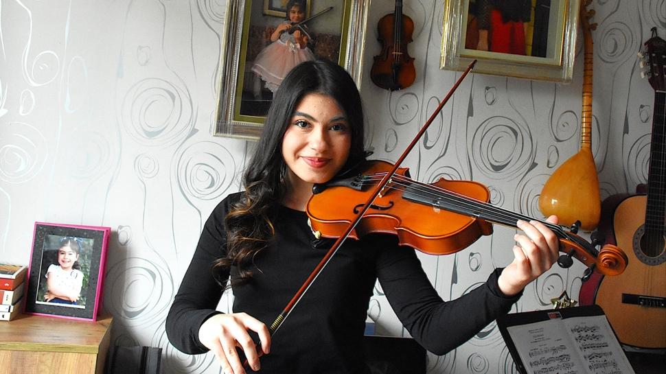 Aksaray'dan �ngiliz Kraliyet M�zik Okulu'na uzanan ba�ar�s� hik�yesi