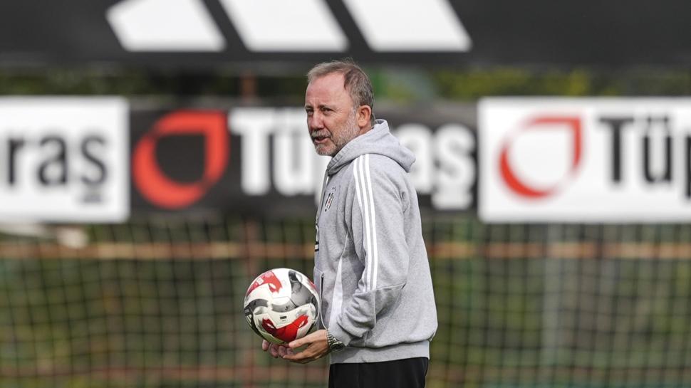 Beşiktaş'ın devre arası kamp programı netleşti