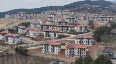 Afetzedeler yuvalar�na kavu�maya devam ediyor! Osmaniye'de 221 konutun anahtar� verildi