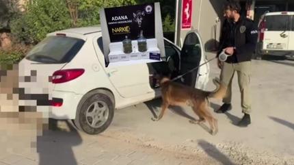 Polis kovalamacayla durdurdu! Damacanalar�n i�inden zehir ��kt�