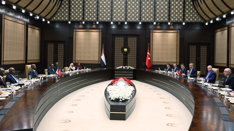 Başkan Erdoğan ile el-Burhan görüşmesi... İkili ilişkiler ele alındı