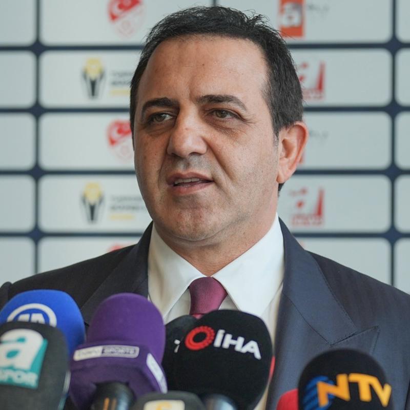 Galatasaray'da ayr�l�k a��kland�! �Kendisiyle vedala��yoruz�