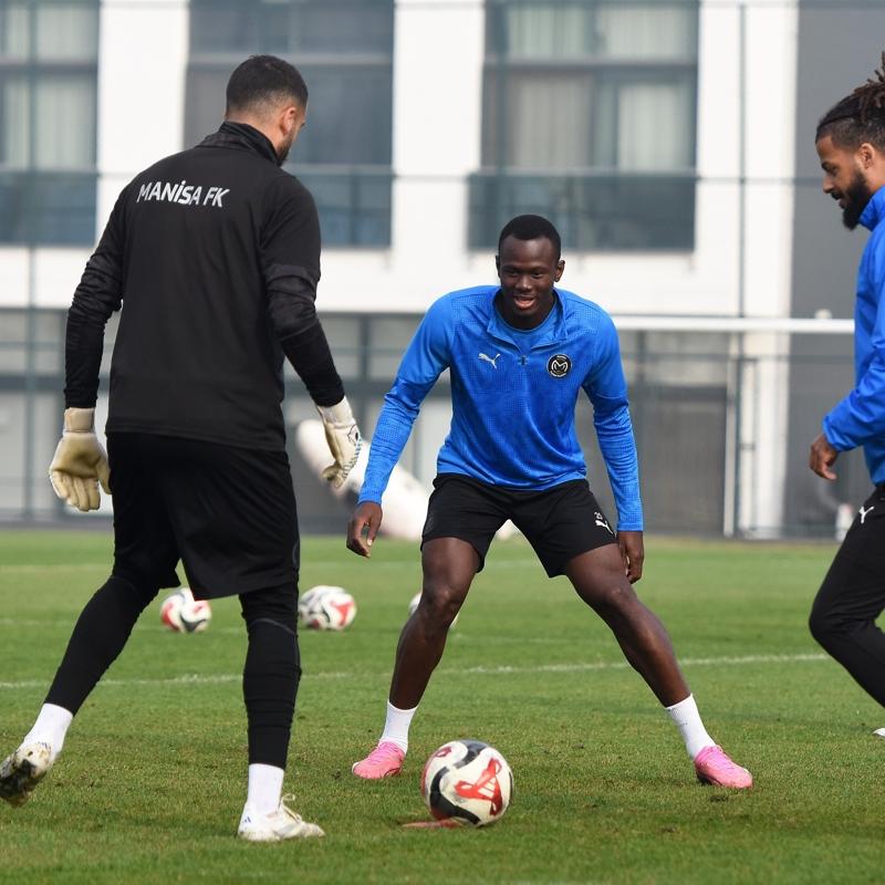 Manisa FK, Sakaryaspor ma��na haz�r