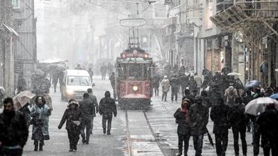 �stanbul'a k�� sert geliyor! Meteoroloji pazartesiyi i�aret etti