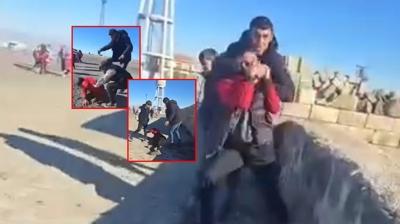 Okul ��k��� akran zorbal���: Dakikalarca yerde tekmelediler