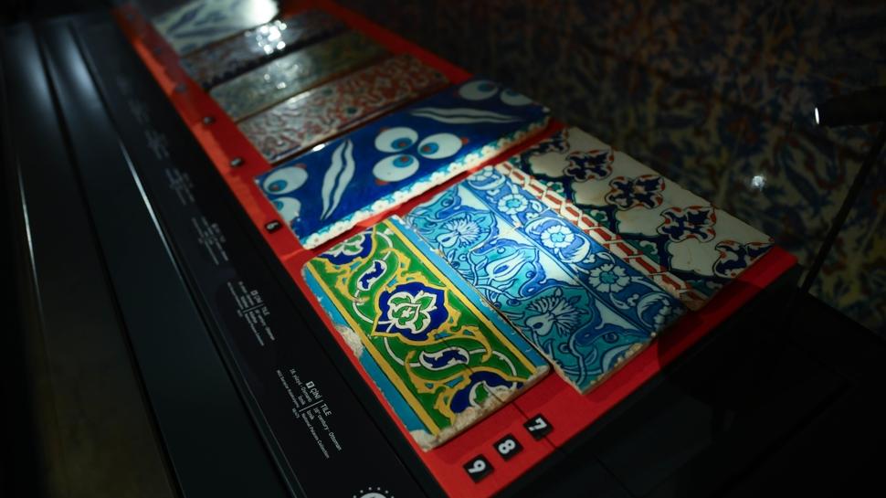 Topkapı Sarayı'nda bir özel bölüm daha ziyarete açıldı: "Çini Sanat Galerisi" meraklılarını bekliyor