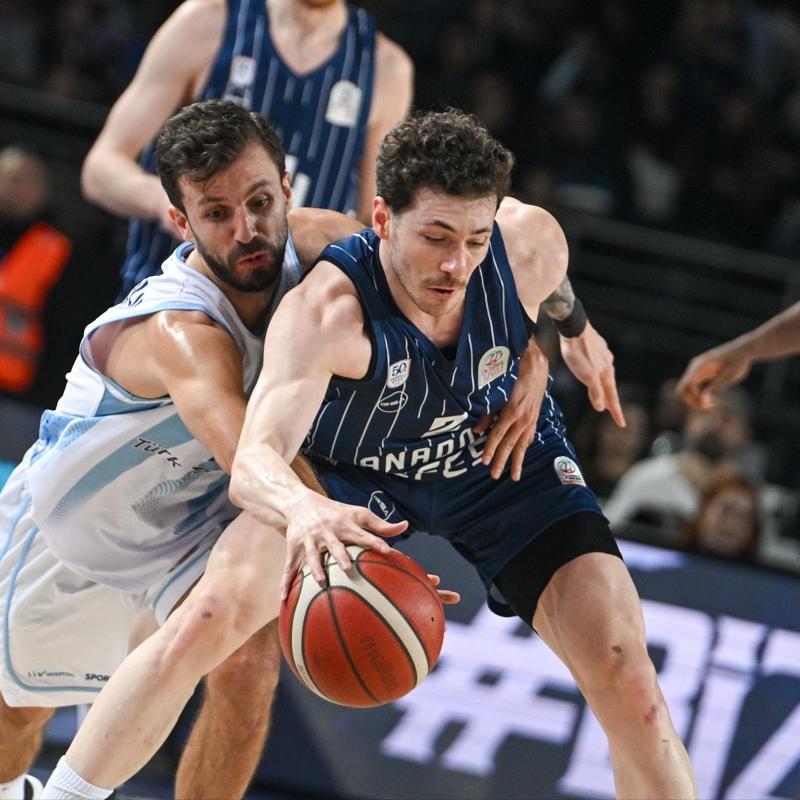 Anadolu Efes, T�rk Telekom deplasman�ndan ��kamad�