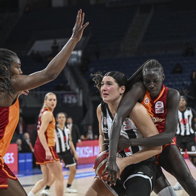 Galatasaray, derbide Be�ikta�'� devirdi