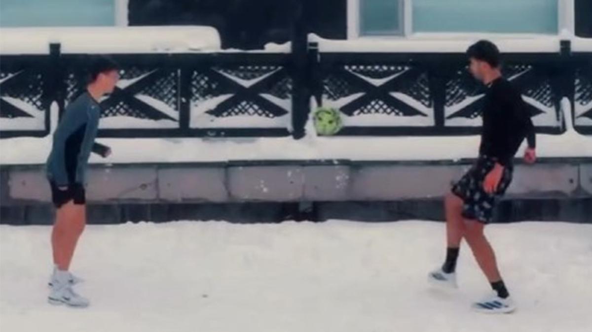 arda g�ler yi�it efe demir futbol foto�raflar� resimleri