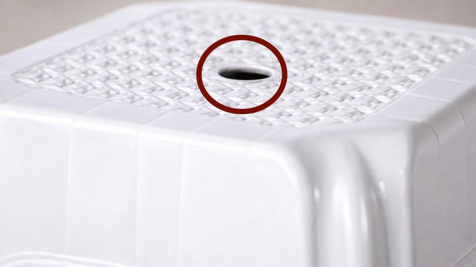 Taburede neden delik var? Meğer sebebi buymuş...