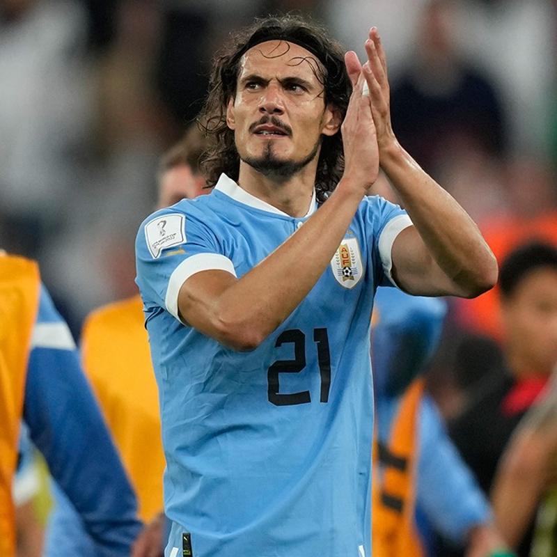 38 ya��nda futbolu b�rakt�! D�nya y�ld�z� golc�den sahalara veda