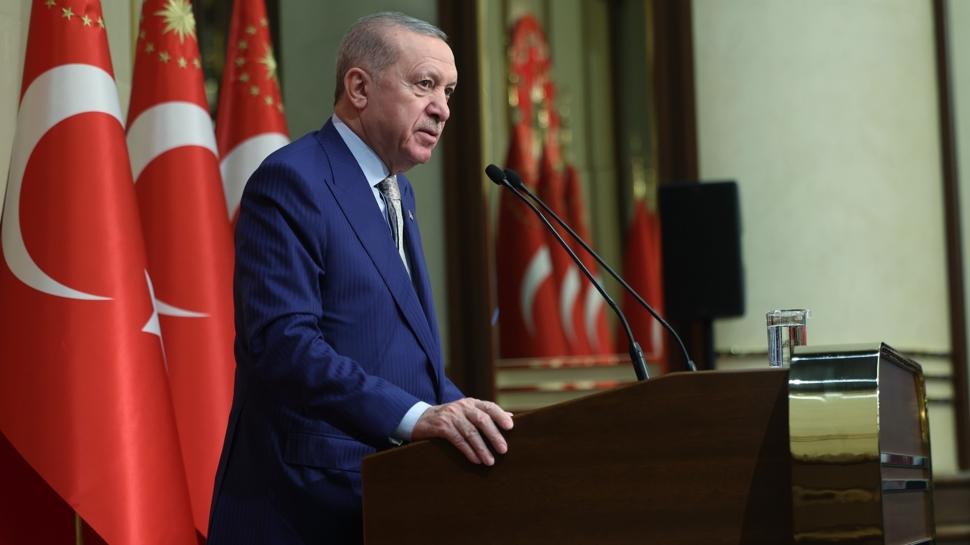 Batı'daki demokrasi krizine dikkat çekti: Başkan Erdoğan'ın liderliği yol gösterici