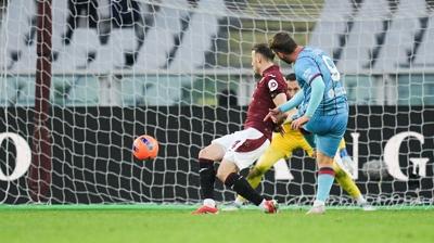 Semih K�l��soy'a hocas�ndan b�y�k �vg�!