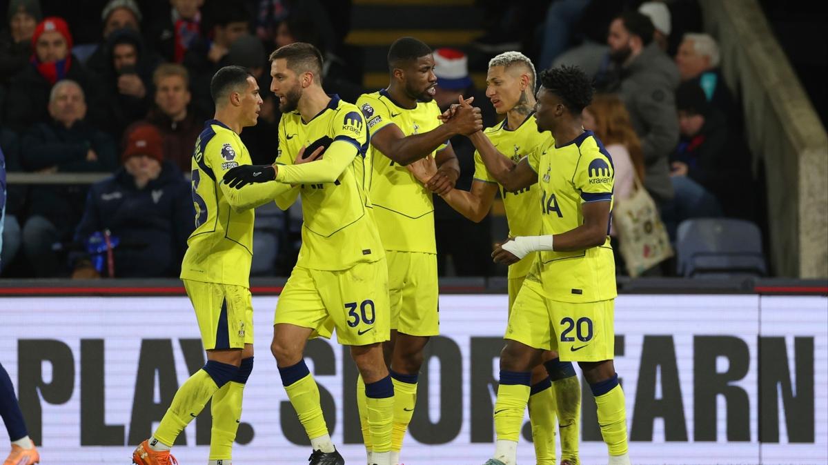 Tottenham Premier League Archie Gray foto�raflar� resimleri