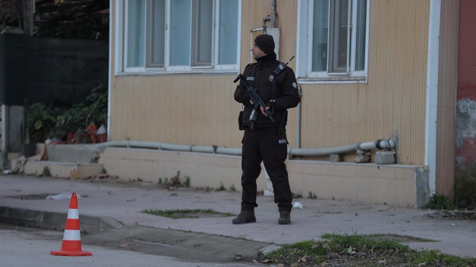 DEA� operasyonunda polise ate� a��ld�! 7 yaral�