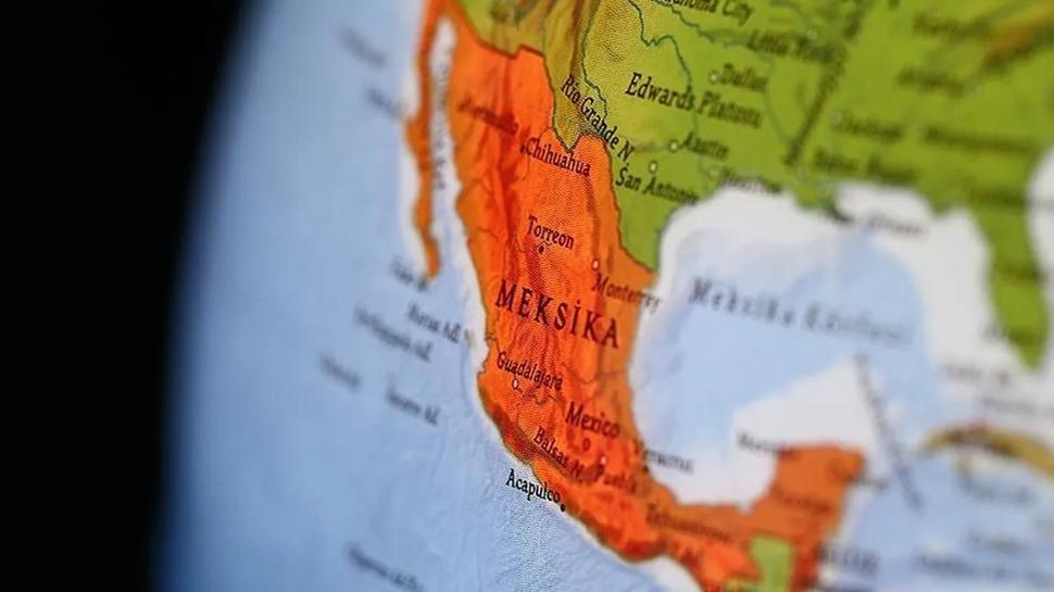 Meksika'da facia! Yolcu treni raydan ��kt�: 13 �l�, 98 yaral�